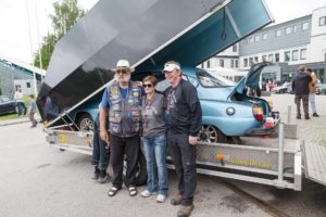 Tom Donney und Ehefrau mit Fan